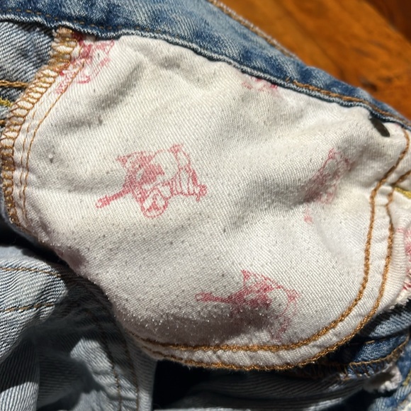 Size 28 - True Religion Ladies Jeans - Picture 5 of 9